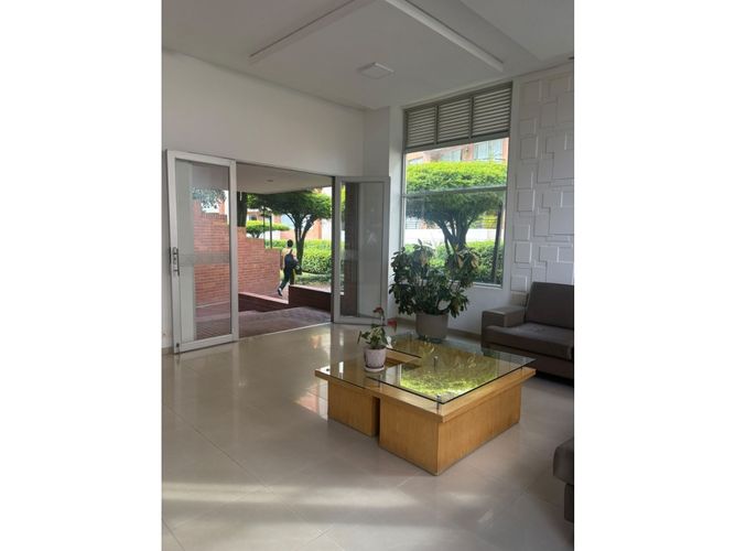 Apartamento de 3 alcobas en venta en Cristales, Cali, 190 m² · foto 22 de 24