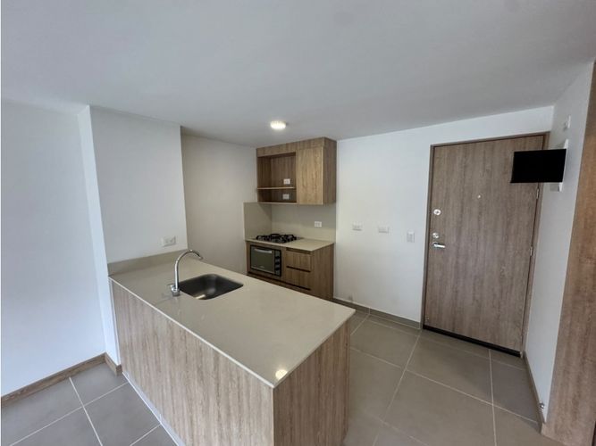 Apartaestudio en arriendo en Loma De Las Brujas, Medellín, 80 m² · foto 2 de 24