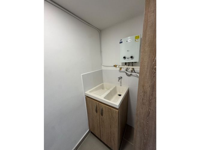 Apartaestudio en arriendo en Loma De Las Brujas, Medellín, 80 m² · foto 5 de 24