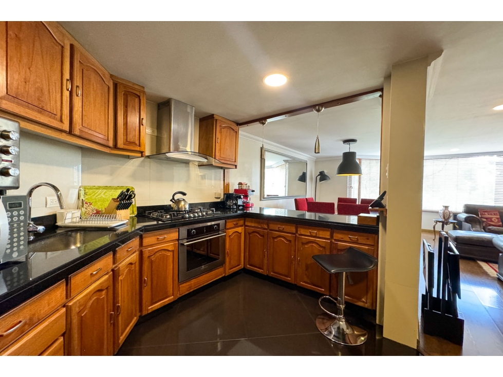 Apartamento en venta en Los Rosales, Bogotá · foto 6 de 14