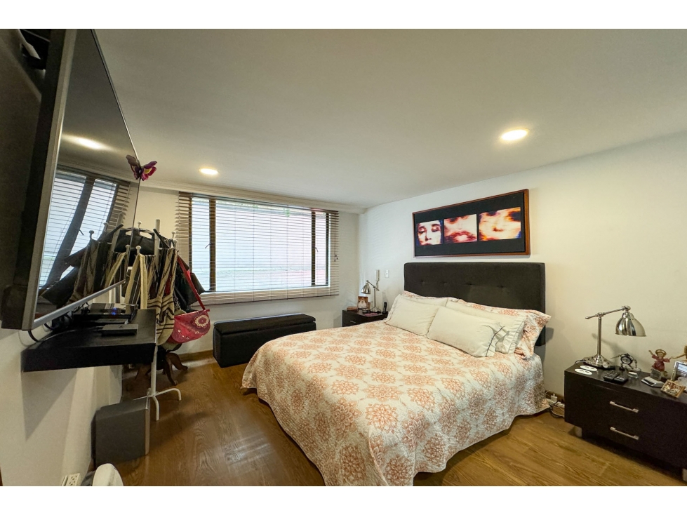 Apartamento en venta en Los Rosales, Bogotá · foto 13 de 14