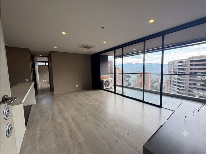 Apartamento en arriendo en El Poblado, Medellín · foto 2 de 11