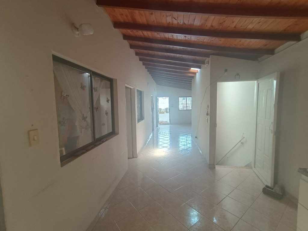 Apartamento en venta en Manrique Central, Medellín · foto 2 de 11