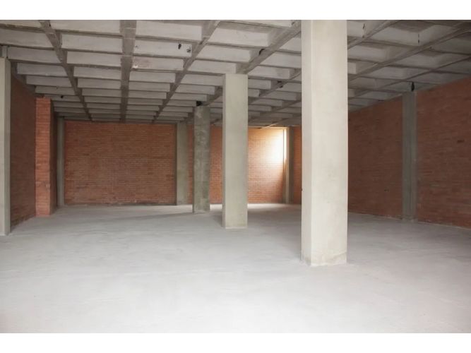 Bodega en venta en Siberia, Cota, 2400 m² · foto 2 de 9