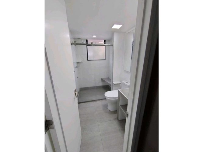 Apartamento de 3 alcobas en venta en La Florida, Medellín, 200 m² · foto 8 de 24