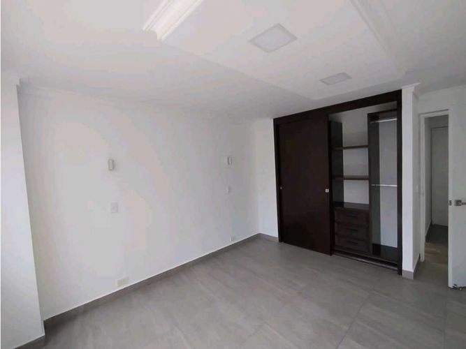 Apartamento de 3 alcobas en venta en La Florida, Medellín, 200 m² · foto 13 de 24