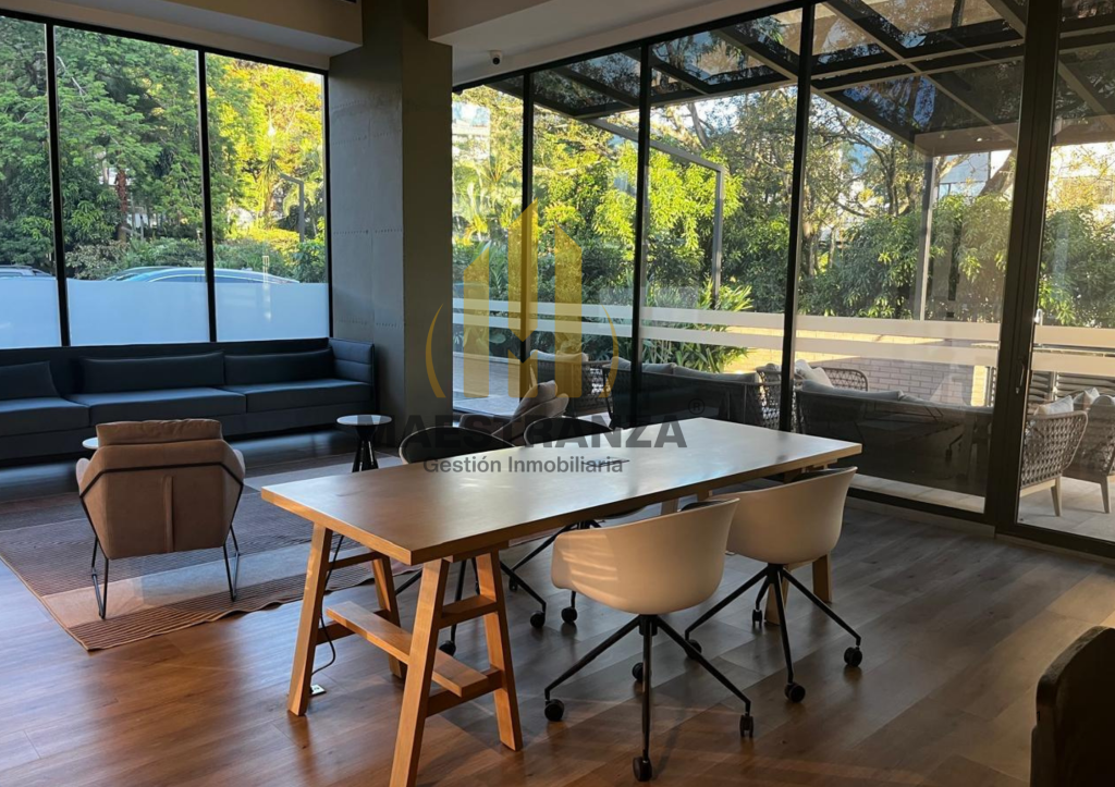 Apartamento en venta en El Poblado, Medellín · foto 2 de 17