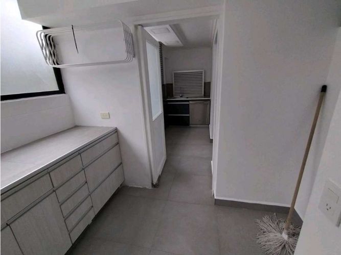 Apartamento de 3 alcobas en venta en La Florida, Medellín, 200 m² · foto 22 de 24