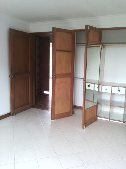 Apartamento de 3 alcobas en venta en Conquistadores, Medellín, 149 m² · foto 5 de 24