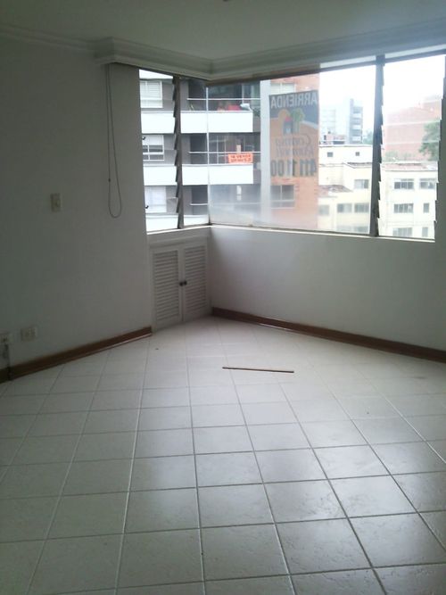 Apartamento de 3 alcobas en venta en Conquistadores, Medellín, 149 m² · foto 8 de 24