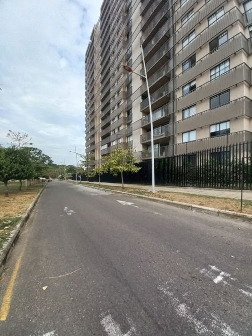 Apartamento de 3 alcobas en venta en Hacienda Santa Cruz, Ibagué, 94 m² · foto 2 de 24