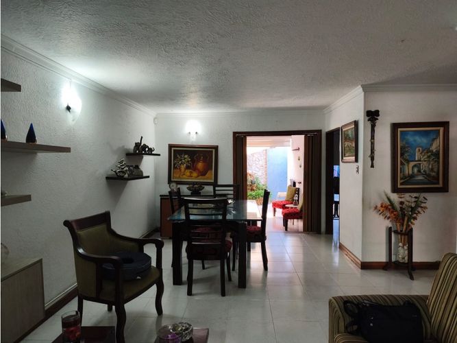 Casa de 5 alcobas en venta en Camino Real - Los Fundadores, Cali, 242 m² · foto 13 de 24