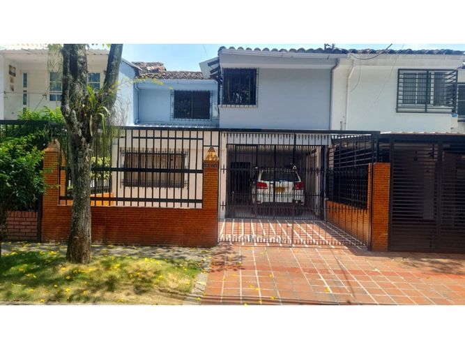 Casa de 5 alcobas en venta en Camino Real - Los Fundadores, Cali, 242 m² · foto 2 de 24