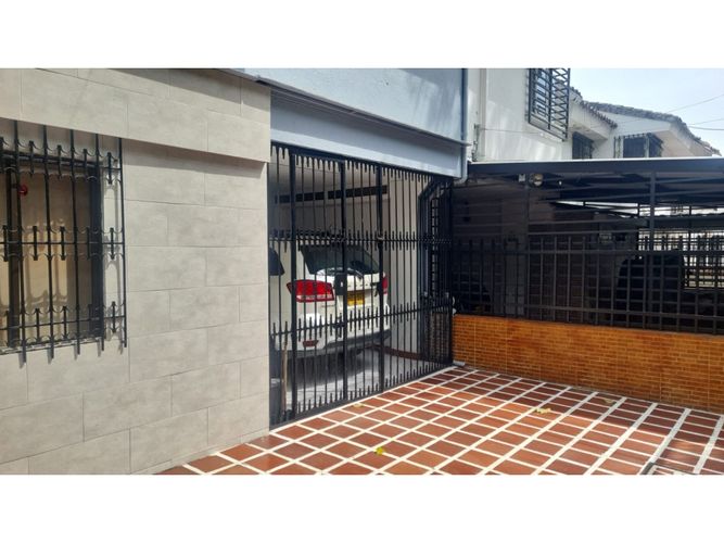 Casa de 5 alcobas en venta en Camino Real - Los Fundadores, Cali, 242 m² · foto 4 de 24