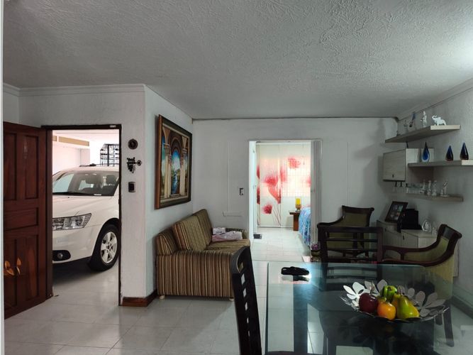 Casa de 5 alcobas en venta en Camino Real - Los Fundadores, Cali, 242 m² · foto 12 de 24