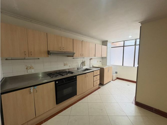 Apartamento de 3 alcobas en venta en Laureles, Medellín, 149 m² · foto 3 de 14