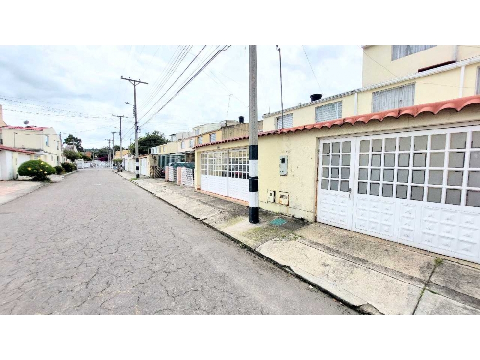 Casa en venta en Villa Del Prado, Bogotá · foto 3 de 24