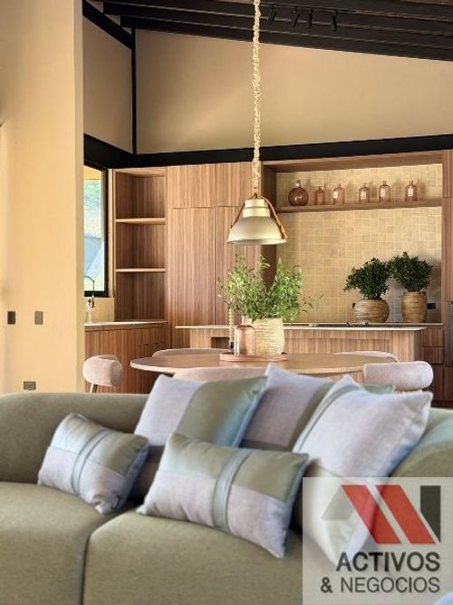 Casa de 3 alcobas en venta en Pantanillo, El Retiro, 1577 m² · foto 10 de 24