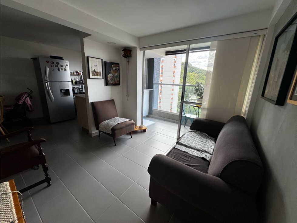 Apartamento en venta en Loma De Los Bernal, Medellín · foto 2 de 11