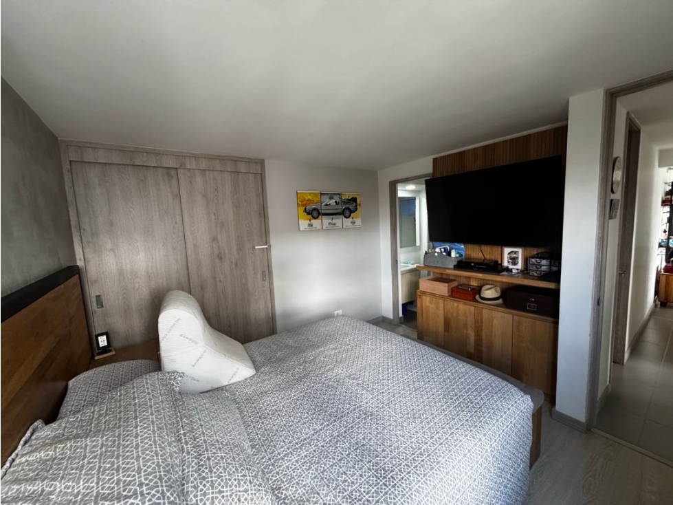 Apartamento en venta en Loma De Los Bernal, Medellín · foto 9 de 11