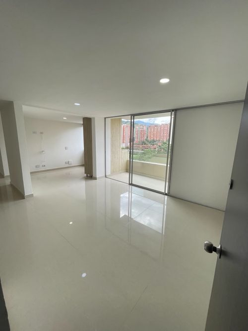 Apartamento de 2 alcobas en arriendo en Belén, Medellín, 86 m² · foto 6 de 24