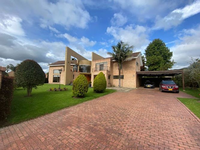 Casa de 4 alcobas en venta en San Simón, Bogotá, 425 m² · foto 9 de 20