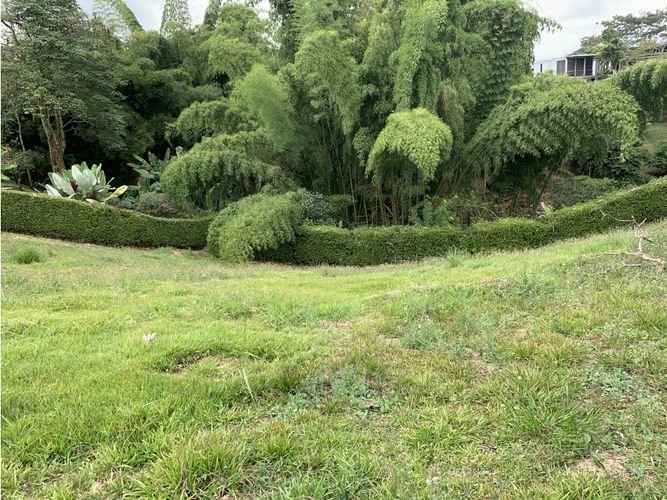 Lote en venta en El Caimo, Armenia, 1830 m² · foto 2 de 8