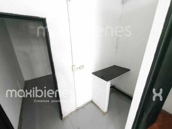 Bodega en arriendo en Los Colores, Medellín, 108 m² · foto 10 de 11