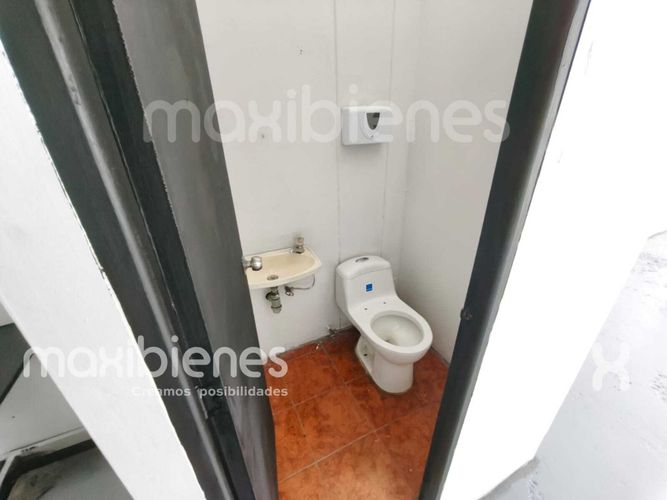 Bodega en arriendo en Los Colores, Medellín, 108 m² · foto 11 de 11