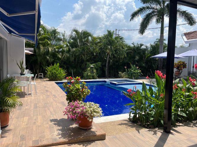 Casa de 5 alcobas en venta en Girardot, Girardot, 360 m² · foto 2 de 21
