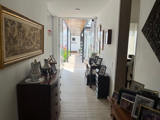Casa de 5 alcobas en venta en Girardot, Girardot, 360 m² · foto 8 de 21