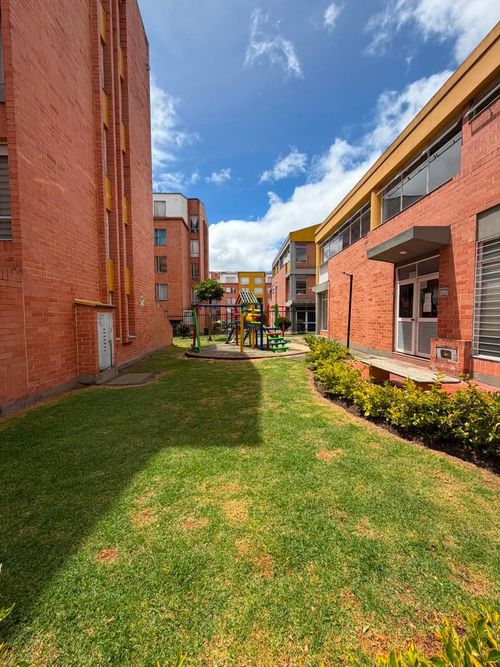 Apartamento de 3 alcobas en venta en La Pradera De Suba, Bogotá, 50 m² · foto 2 de 12