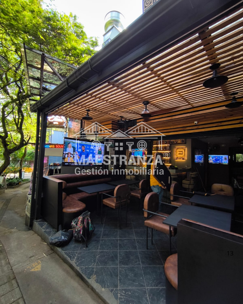 Casa en venta en Provenza, Medellín, 237 m² · foto 3 de 13