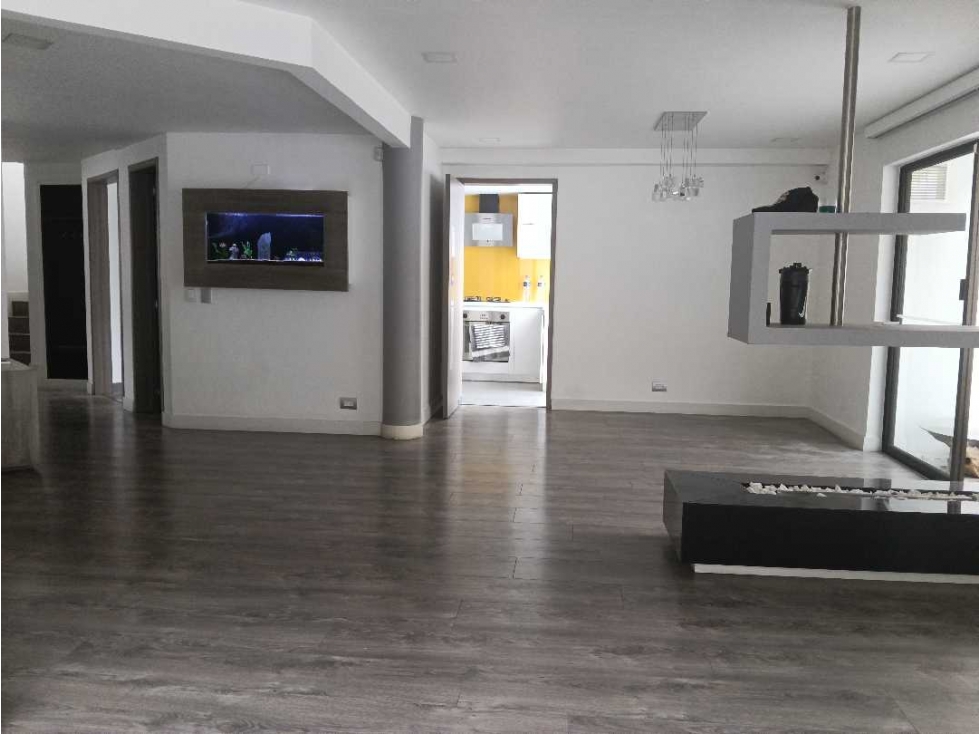 Casa en venta en Alhambra, Bogotá · foto 3 de 24