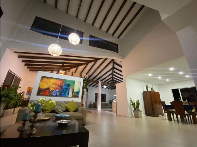 Casa de 5 alcobas en venta en Verde Horizonte, Jamundí, 468 m² · foto 8 de 14