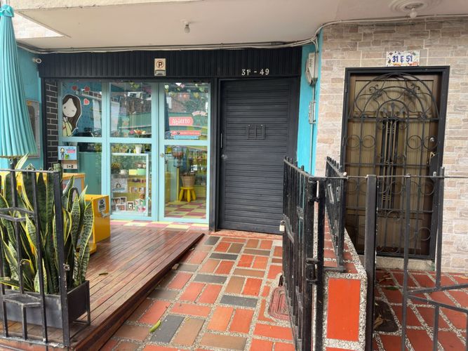Casa de 7 alcobas en venta en La Magnolia, Envigado, 167 m² · foto 2 de 13