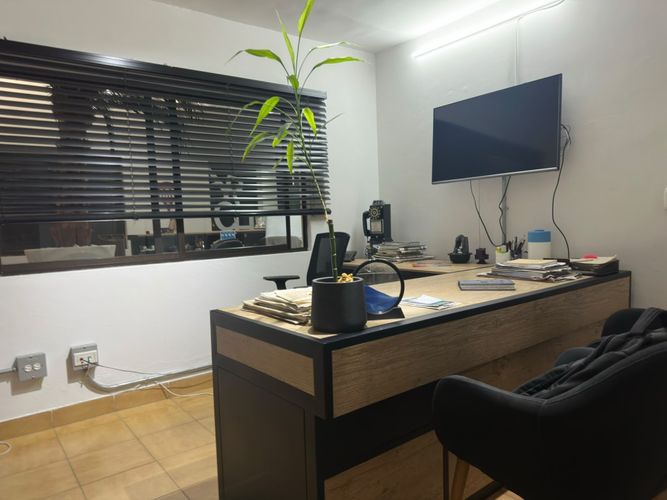 Casa de 7 alcobas en venta en La Magnolia, Envigado, 167 m² · foto 8 de 13