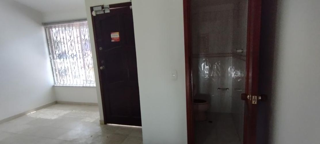 Casa de 3 alcobas en venta en Bellavista, Cali, 302 m² · foto 5 de 24