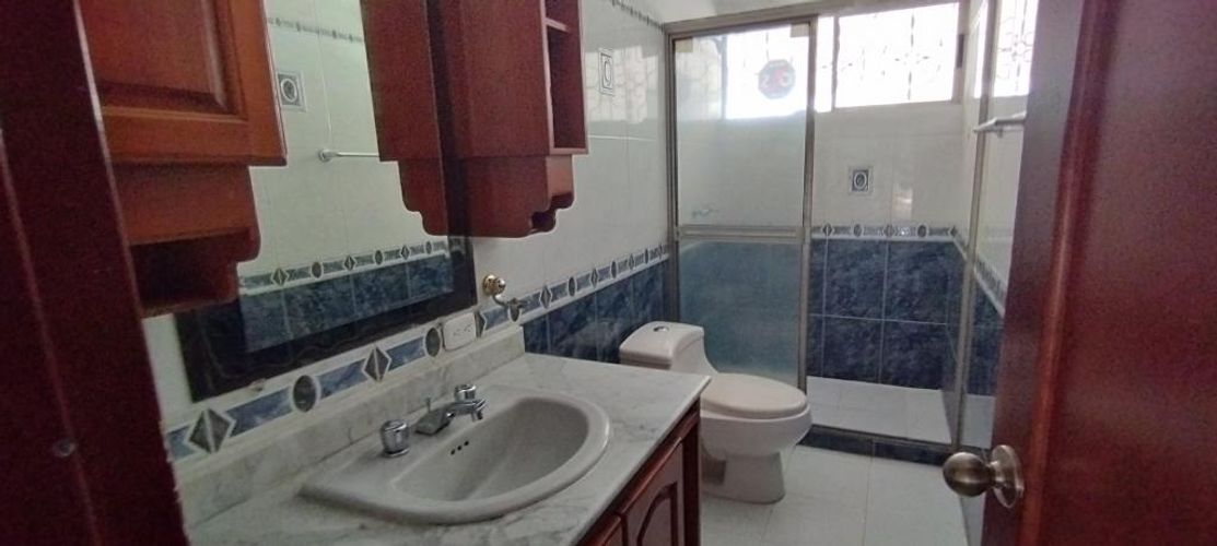 Casa de 3 alcobas en venta en Bellavista, Cali, 302 m² · foto 8 de 24