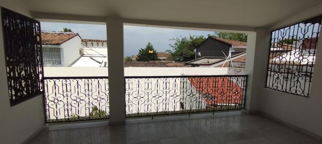 Casa de 3 alcobas en venta en Bellavista, Cali, 302 m² · foto 10 de 24