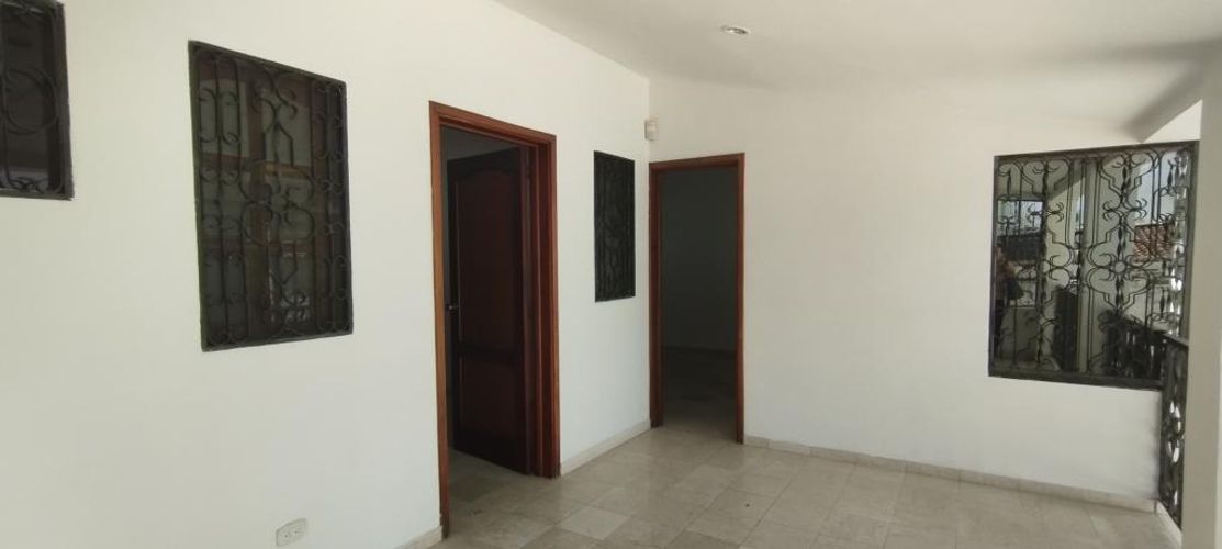 Casa de 3 alcobas en venta en Bellavista, Cali, 302 m² · foto 12 de 24