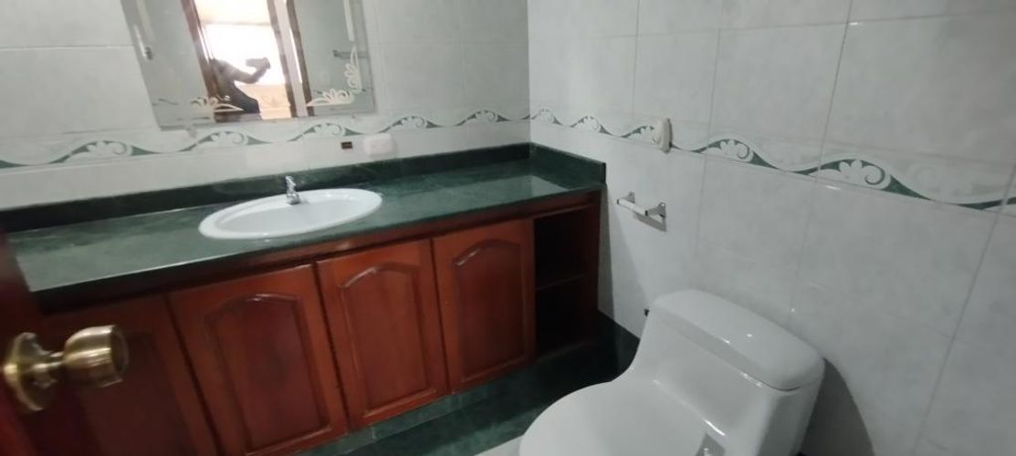 Casa de 3 alcobas en venta en Bellavista, Cali, 302 m² · foto 14 de 24