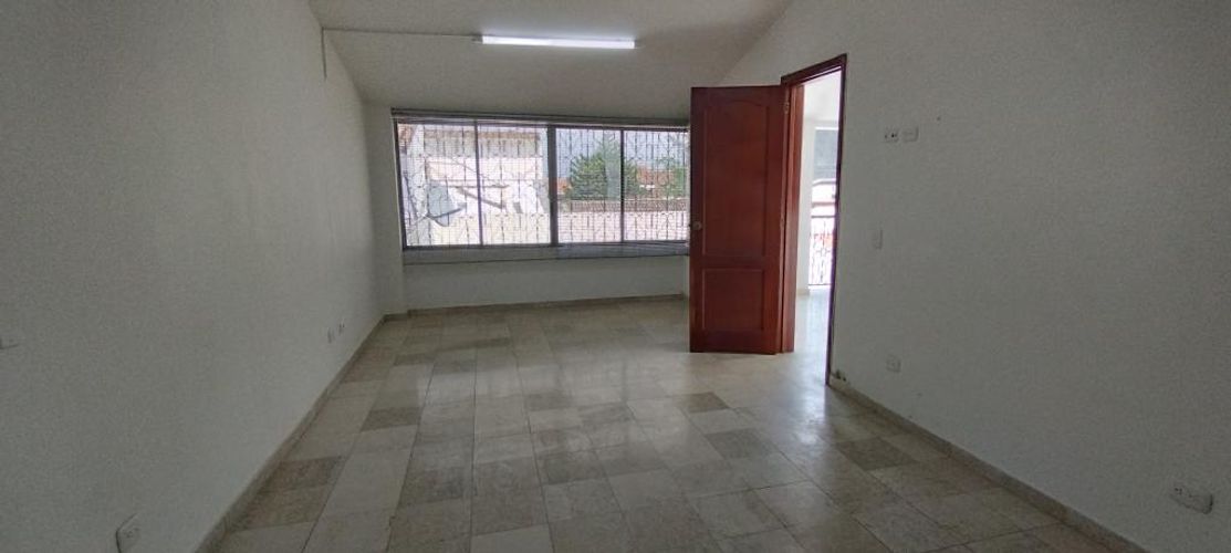 Casa de 3 alcobas en venta en Bellavista, Cali, 302 m² · foto 16 de 24