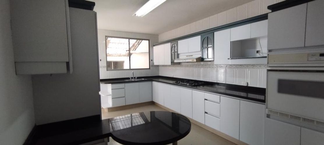 Casa de 3 alcobas en venta en Bellavista, Cali, 302 m² · foto 18 de 24
