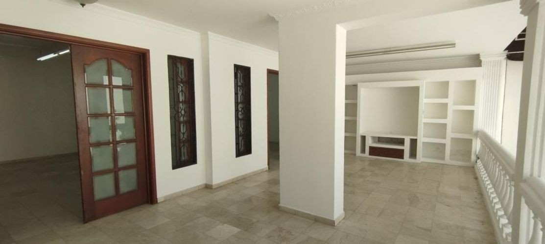 Casa de 3 alcobas en venta en Bellavista, Cali, 302 m² · foto 20 de 24