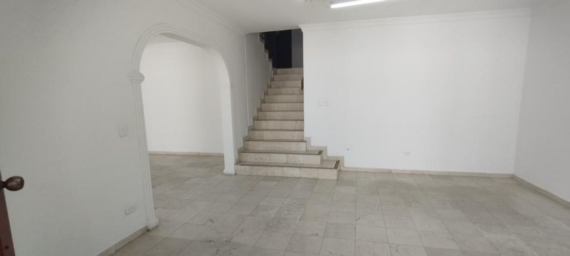 Casa de 3 alcobas en venta en Bellavista, Cali, 302 m² · foto 22 de 24