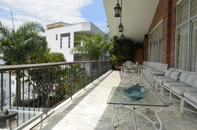 Casa de 5 alcobas en venta en Arboledas, Cali, 670 m² · foto 4 de 22
