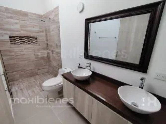 Casa de 3 alcobas en arriendo en La Ceja, 196 m² · foto 8 de 13