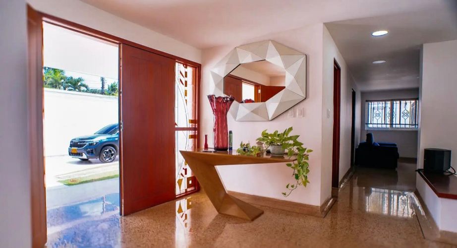 Casa de 4 alcobas en venta en Ciudad Jardin, Cali, 1543 m² · foto 23 de 24