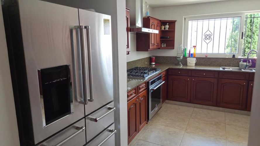 Casa de 4 alcobas en venta en Ciudad Jardin, Cali, 1543 m² · foto 2 de 24